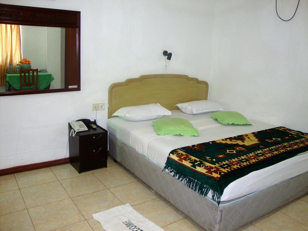 Green Park Beach Hotel Trincomalee Zimmer foto