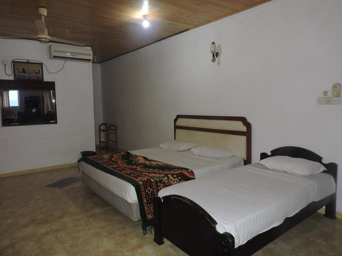 Green Park Beach Hotel Trincomalee Exterior foto